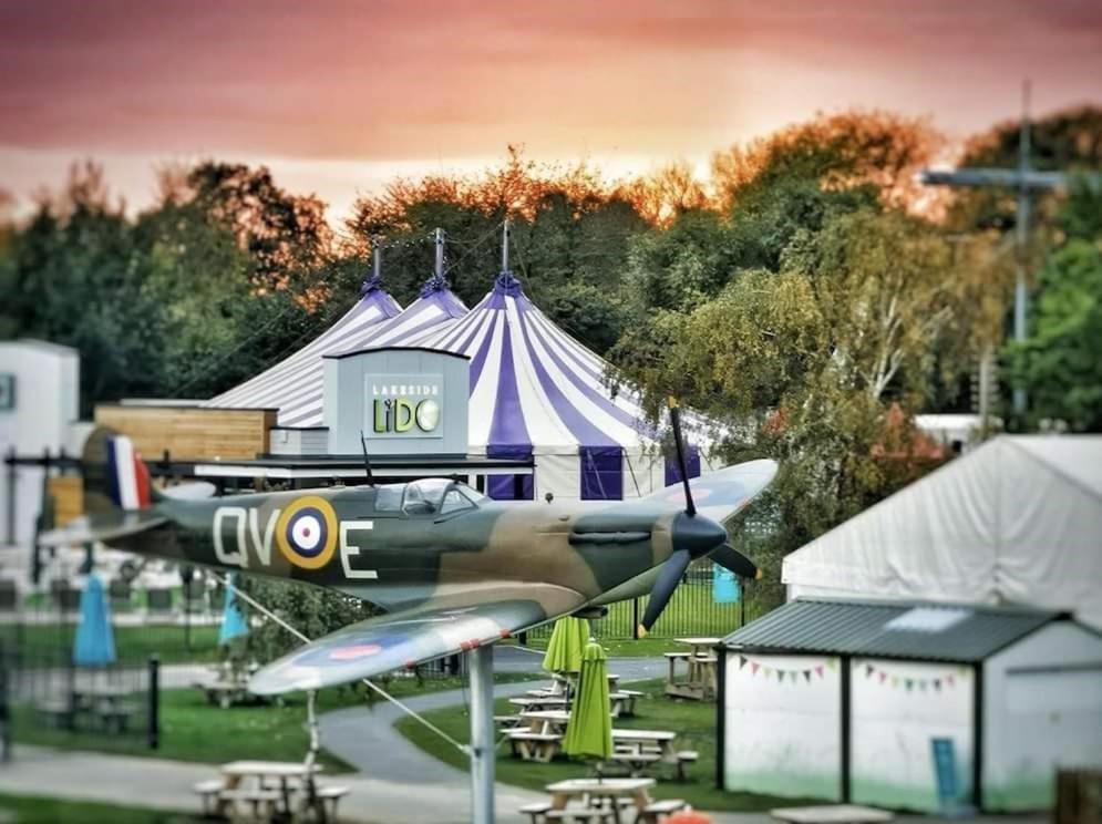 Muscovy Lodge With Hot Tub At Tattershall Lakes Country Park エクステリア 写真