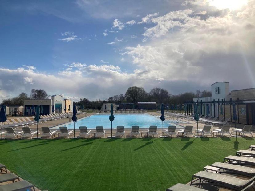 Muscovy Lodge With Hot Tub At Tattershall Lakes Country Park エクステリア 写真