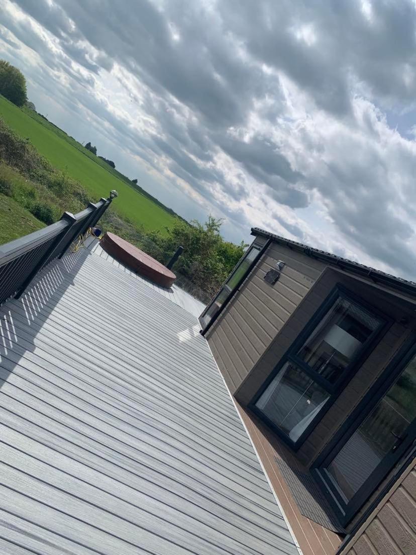 Muscovy Lodge With Hot Tub At Tattershall Lakes Country Park エクステリア 写真