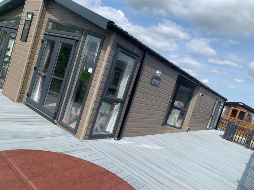 Muscovy Lodge With Hot Tub At Tattershall Lakes Country Park エクステリア 写真